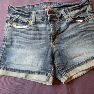 Women's high waisted jean shorts